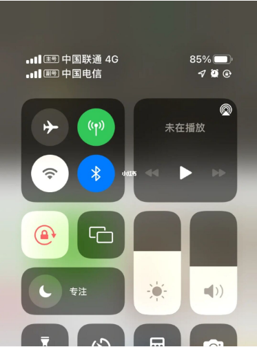 弥渡苹果手机维修分享iPhone双卡信号解决办法 