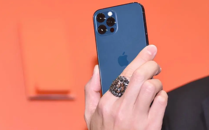 弥渡苹果手机维修分享iPhone12系列重启方法教程 